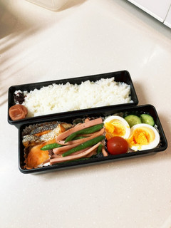 鮭と魚肉ソーセージとインゲン炒め弁当-レシピのメイン写真