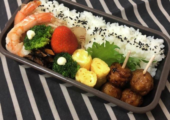 男子高校生弁当5/13つくね串弁当 by クックこもりん 【クックパッド】 簡単おいしいみんなのレシピが392万品