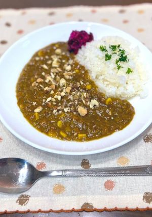 カレーにナッツと柴漬け♪-レシピのメイン写真