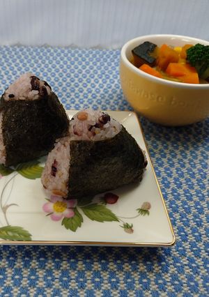 甘み旨味あふれる♪十六穀米ふっくらおにぎり🍙✨-レシピのメイン写真