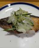 ブリの照り焼きアレンジ　野菜のマリネ添え