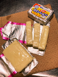 チーズをカットする時包丁につきにくくする-レシピのメイン写真