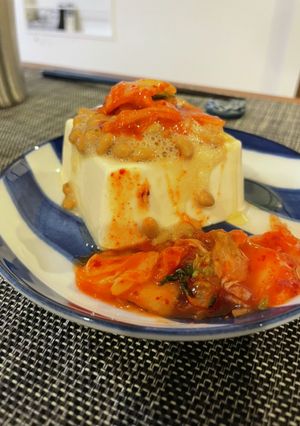 お豆腐にキムチと納豆乗せました。-レシピのメイン写真