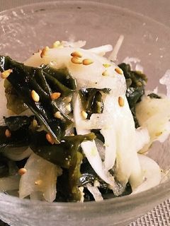 ◆新玉ねぎとワカメのごま風味酢のもの◆-レシピのメイン写真