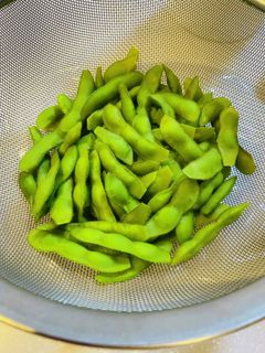 簡単!フライパンで枝豆蒸し焼き!-レシピのメイン写真