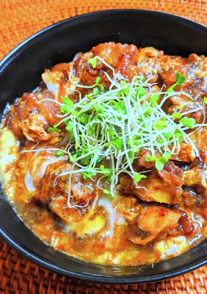 ソース煮込み唐揚げ丼-レシピのメイン写真