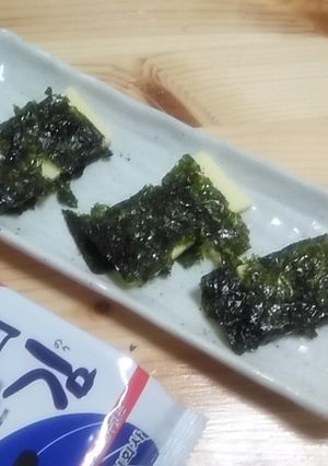 韓国海苔でチーズを巻いただけ♪-レシピのメイン写真