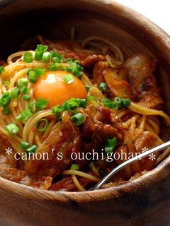 豚キムチと卵黄のピリ辛パスタ-レシピのメイン写真