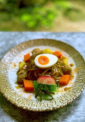 お蕎麦屋さんもビックリ！汁なしカレーそば-レシピのメイン写真