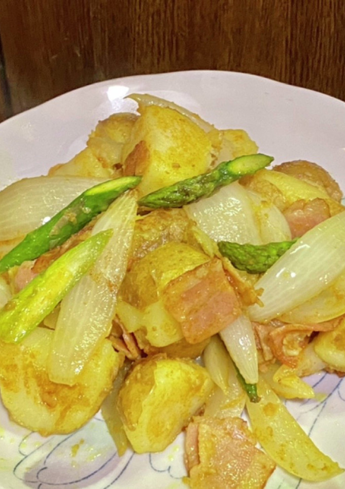 新ジャガイモ＆新玉ねぎのカレー風味炒め-レシピのメイン写真
