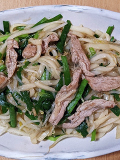 豚ヒレニラもやし焼きうどん261kcal-レシピのメイン写真