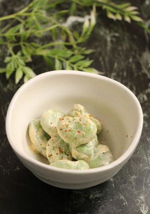 簡単小鉢！皮ごと☆そらまめの辛マヨ和え-レシピのメイン写真