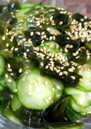 糖質オフ♬「きゅうりとわかめの梅酢和え」-レシピのメイン写真