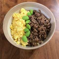 รูปของ 野菜が摂れるそぼろ丼！