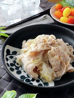材料2つ☆豚こまと新玉葱の簡単旨塩炒め。-レシピのメイン写真