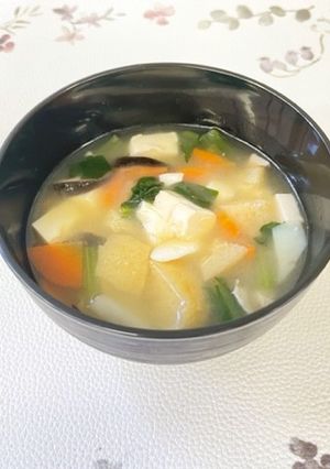おやこでとりわけ♪具だくさんみそ汁-レシピのメイン写真