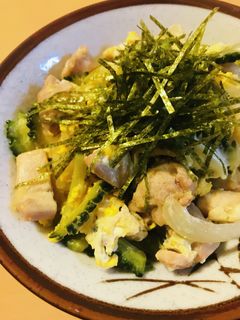 ゴーヤーチャンプルー風●鶏もも肉の親子丼-レシピのメイン写真