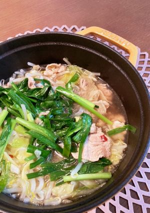 シロさんの豚肉キャベツニラ春雨のもつ鍋風-レシピのメイン写真
