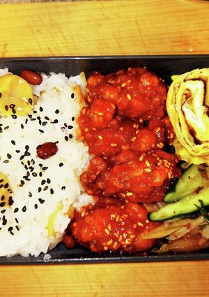 ヤンニョムチキン　栗おこわ　弁当-レシピのメイン写真
