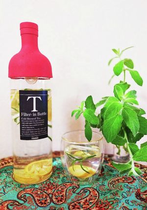 レモン&ローズマリーデトックスウォーター-レシピのメイン写真