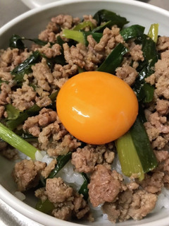 ニラひき肉丼-レシピのメイン写真