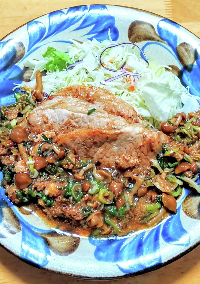 豚ロース生姜焼きをナメコとネギのソースで-レシピのメイン写真