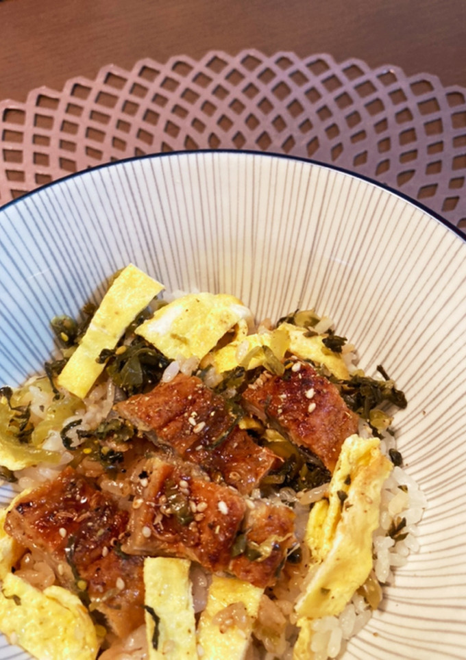 シロさんのうなぎと高菜と卵の混ぜごはん-レシピのメイン写真
