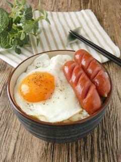 5分で完成★ウィンナー目玉焼き丼-レシピのメイン写真