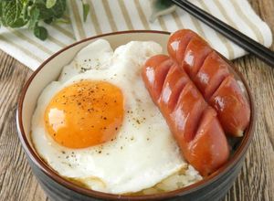 5分で完成★ウィンナー目玉焼き丼-レシピのメイン写真