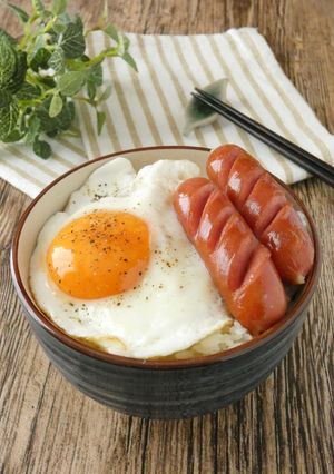 5分で完成★ウィンナー目玉焼き丼-レシピのメイン写真