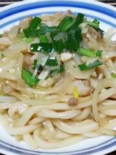 ベーコンたまねぎニラ焼きうどん-レシピのメイン写真