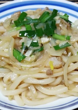 ベーコンたまねぎニラ焼きうどん-レシピのメイン写真