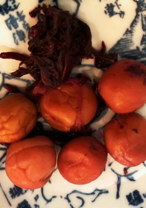 小梅で作る赤紫蘇ハチミツ漬け-レシピのメイン写真