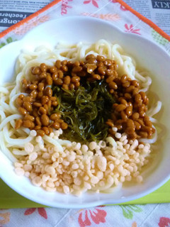 醤油うどん風冷やしうどん62味芽かぶ納豆-レシピのメイン写真