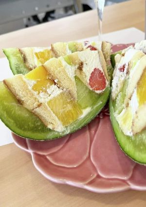メロンに詰めたフルーツケーキ♪-レシピのメイン写真