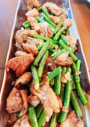 最高のおつまみ！鶏皮のニンニク芽炒め-レシピのメイン写真
