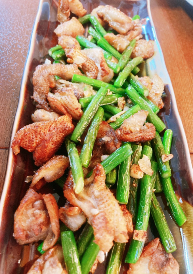 最高のおつまみ！鶏皮のニンニク芽炒め-レシピのメイン写真