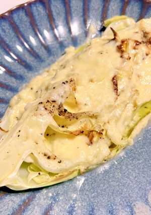 とんがりキャベツの丸ごと焼きチーズソース-レシピのメイン写真