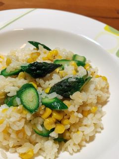 旬のアスパラたっぷりコーンチャーハン-レシピのメイン写真