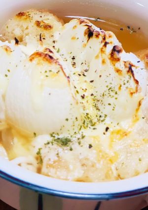 玉ネギまるごと！オニオングラタンスープ-レシピのメイン写真