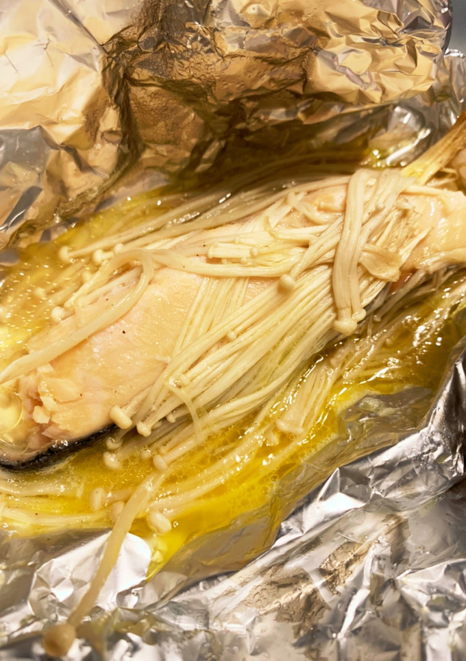 しゃけとえのきのバターボイル焼き-レシピのメイン写真