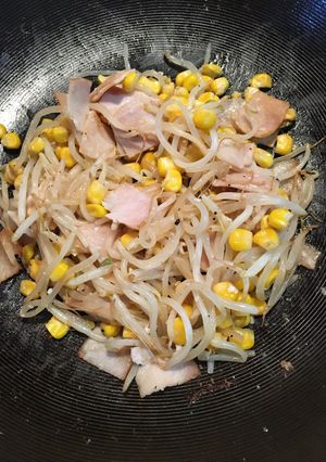 ハム•もやし•コーンの塩麹炒め-レシピのメイン写真