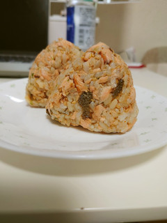 鮭としょうがの彩おにぎり-レシピのメイン写真