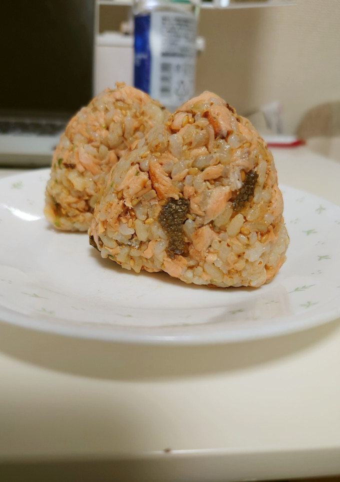 鮭としょうがの彩おにぎり-レシピのメイン写真