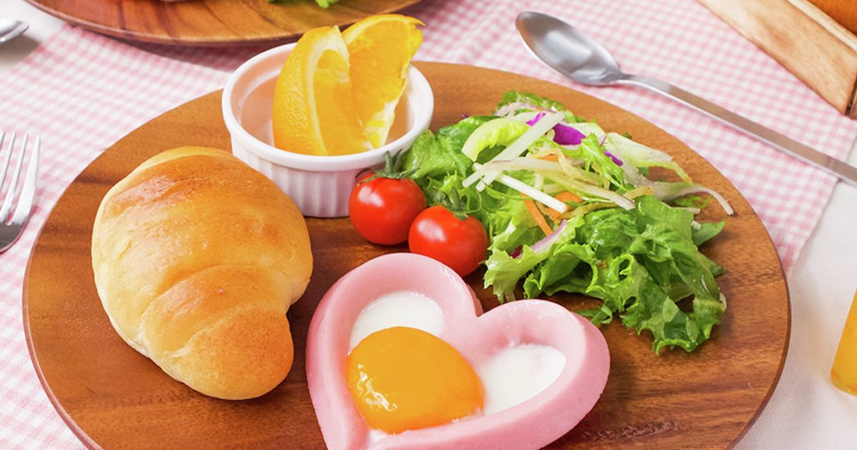 基本からアレンジまで！思わずつくりたくなる「ハートの目玉焼き」の