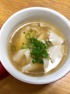 餃子の皮の中華スープ-レシピのメイン写真