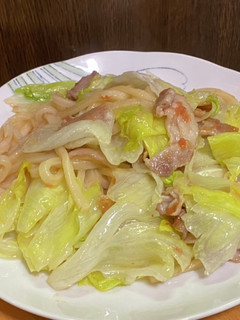 夏にさっぱり・梅肉でレタスの焼きうどん-レシピのメイン写真