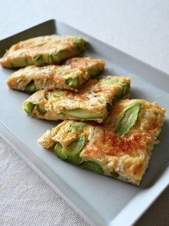 アスパラガスとしらすのチーズオムレツ-レシピのメイン写真