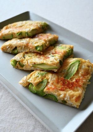 アスパラガスとしらすのチーズオムレツ-レシピのメイン写真
