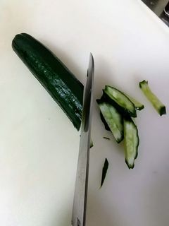 超絶簡単!スライサー不使用の胡瓜の千切り-レシピのメイン写真